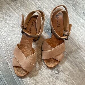 Splendid high heel ankle strap shoes